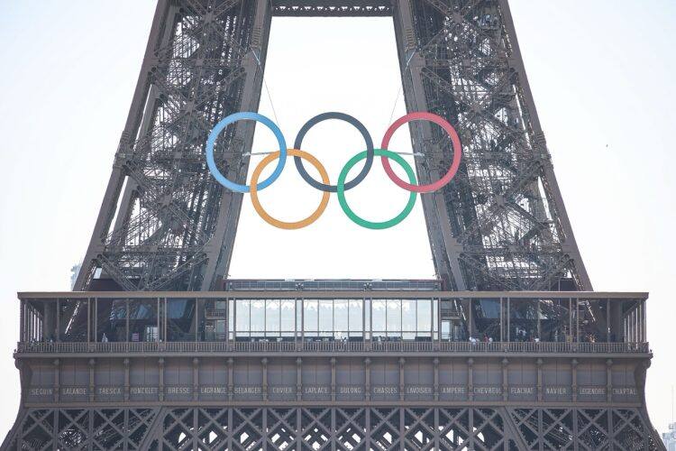 Oro olimpico a Parigi 2024  per l’Italia che trionfa nella spada femminile a squadre